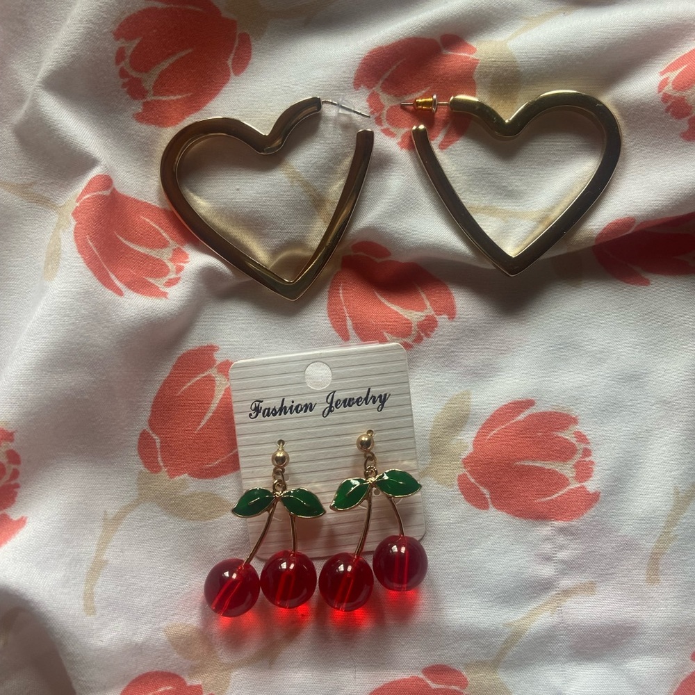 Cute earrings, 2 pairs
